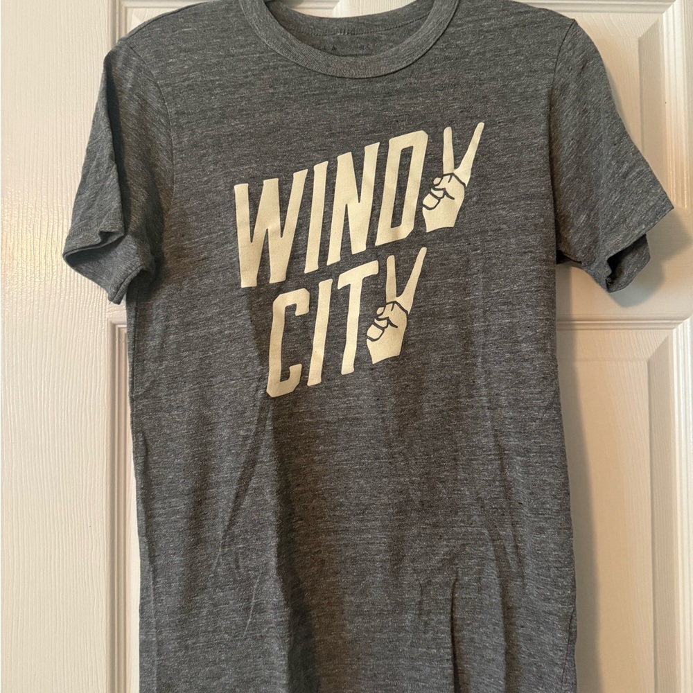 Gray 'Windy City' Short Sleeve Tee
